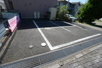 【駐車場】 | ロイヤルハイツ