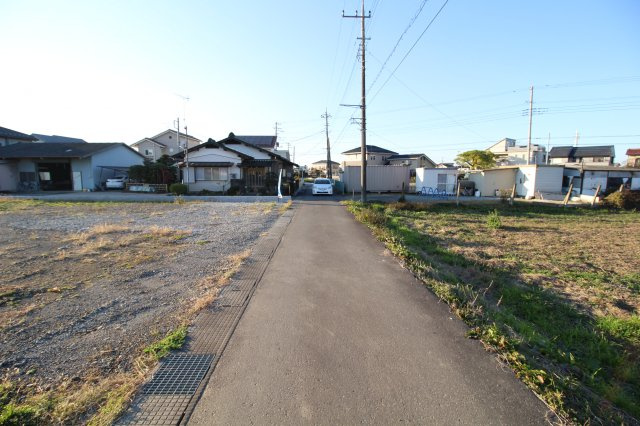 川越市古谷上　建築条件なし売地　「南古谷駅」徒歩36坪　【古谷小学区】の前面道路含む現地写真