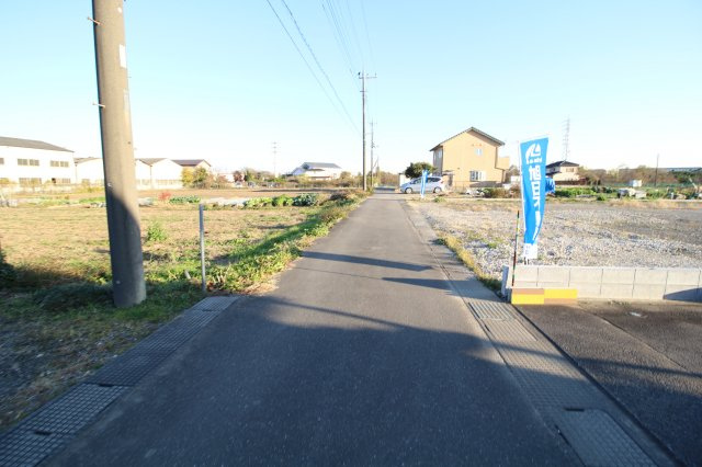 川越市古谷上　建築条件なし売地　「南古谷駅」徒歩36坪　【古谷小学区】の前面道路含む現地写真