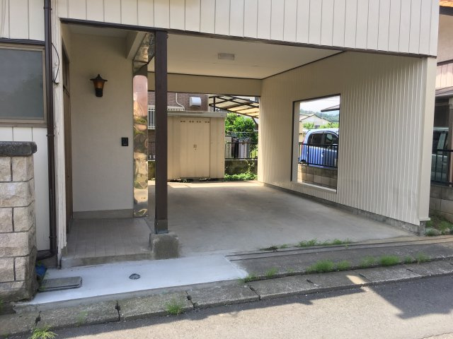 藤岡市藤岡　中古一戸建て④の駐車場|駐車スペースもあります