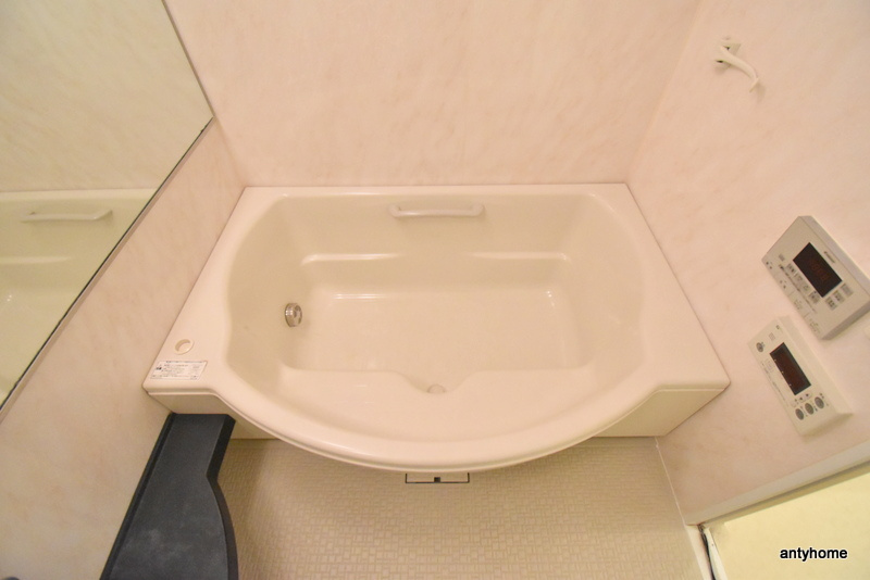 プラウド江坂　仲介手数料無料の浴室