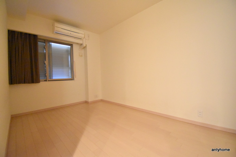 プラウド江坂　仲介手数料無料の寝室