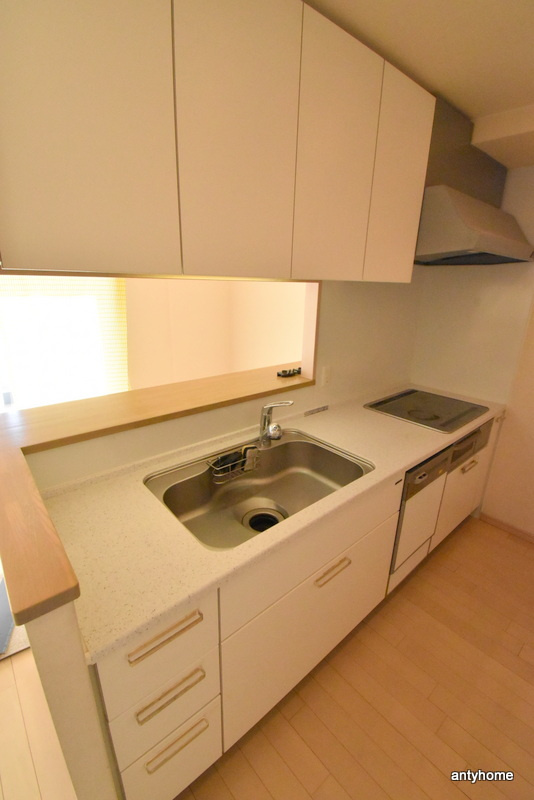 プラウド江坂　仲介手数料無料のキッチン