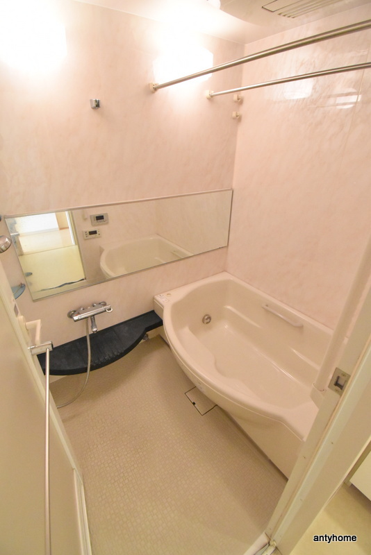 プラウド江坂　仲介手数料無料の浴室