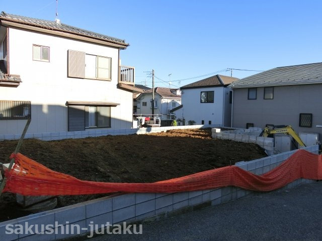 鷺沼台３丁目　新築戸建の外観|鷺沼台３丁目　新築戸建　土地ゆとりの４９．５坪　南西側道路面　間口１６ｍ超　令和３年１２月１８日撮影