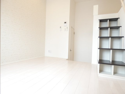 【居間・リビング】 | ロイヤルクレスト天塚町