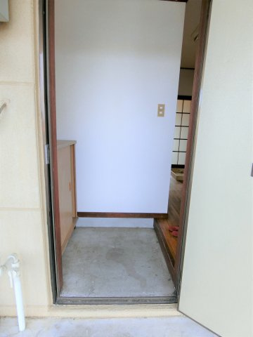 町保コーポの玄関