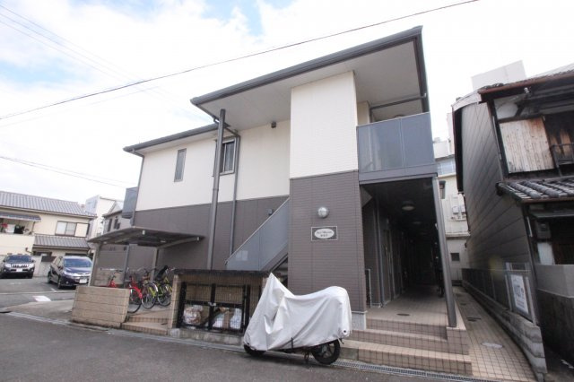 シャーメゾン菱屋西の外観