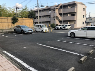 【駐車場】 | シャンテ・シャル | 車をお持ちの方に嬉しい駐車場付きの物件です