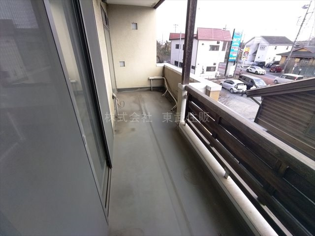 【バルコニー】 | 日高市下鹿山 | 暖かな日差しのふりそそぐバルコニー
