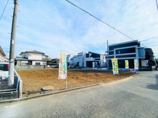 【前面道路含む現地写真】