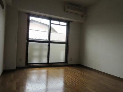 PALACEFIRSTQの居間・リビング|洋室