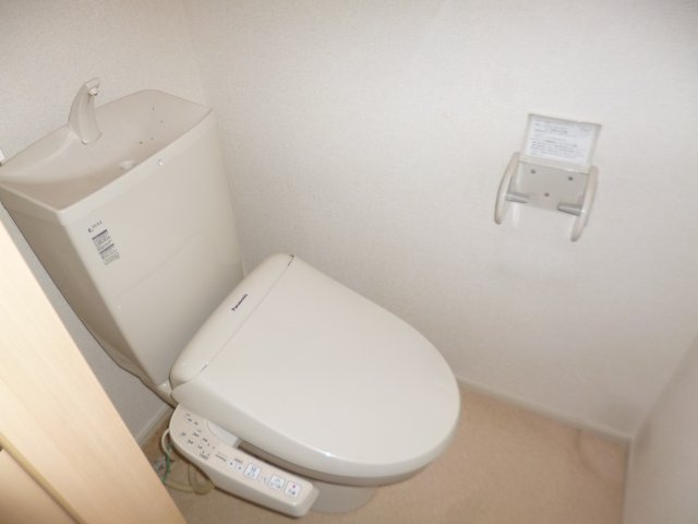 ファーチャ・イターナル　Ｉのトイレ|シャワー付き暖房便座