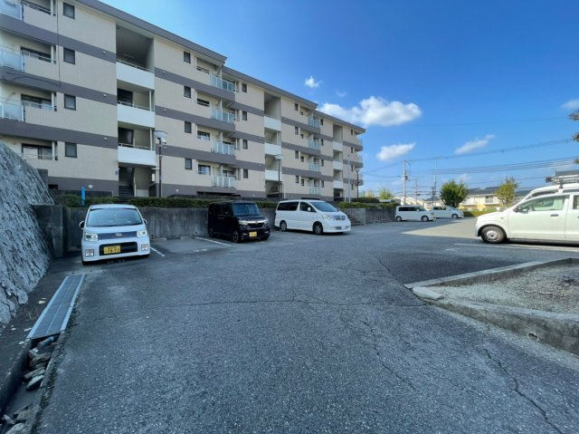 グリーンハイツ大津和の駐車場