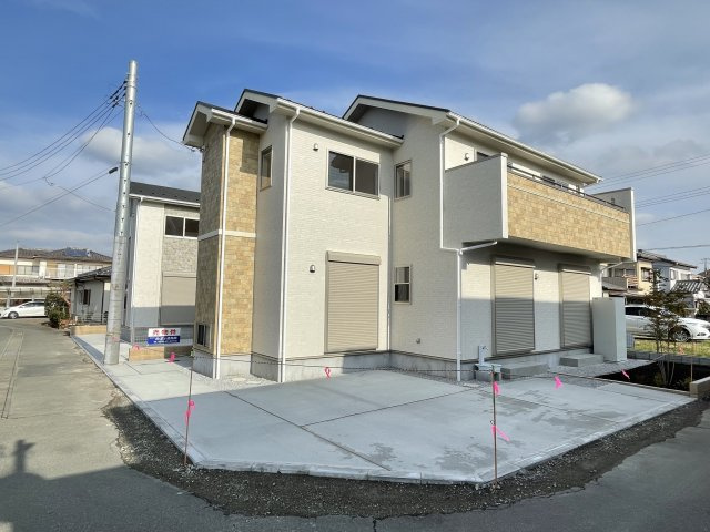 藤岡市藤岡（全2棟）１号棟の前面道路含む現地写真|前面道路含む現地写真です
