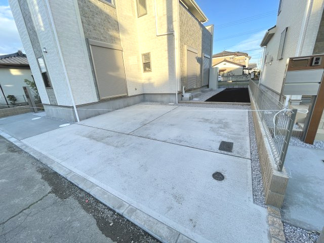 藤岡市藤岡（全2棟）１号棟の前面道路含む現地写真|前面道路含む現地写真です
