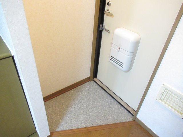 プラティ　ニューセジュールの玄関|サンプル