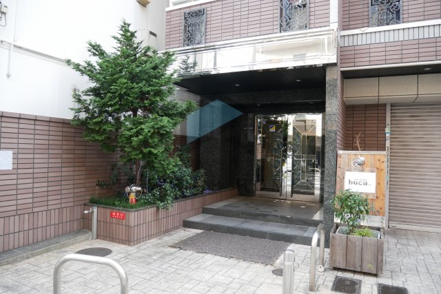 【エントランス】 | ビューティーセゾン和 | 建物のエントランスです！