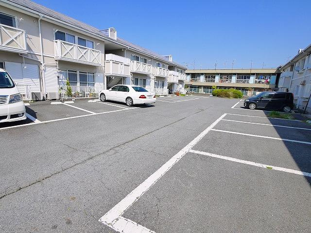 ツインハイムの駐車場|駐車場に車を止められます