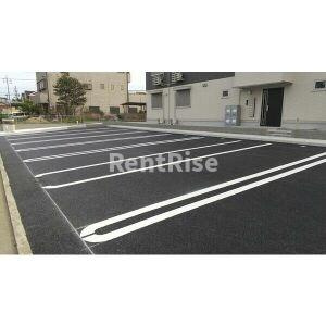 グリシーヌの駐車場