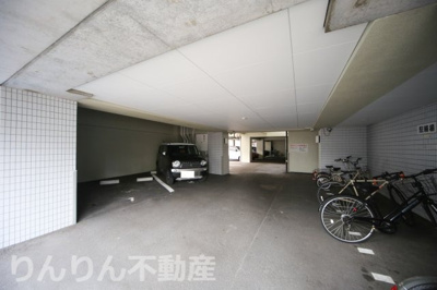 【駐車場】 | ツインズコート | 駐車場に車を止められます