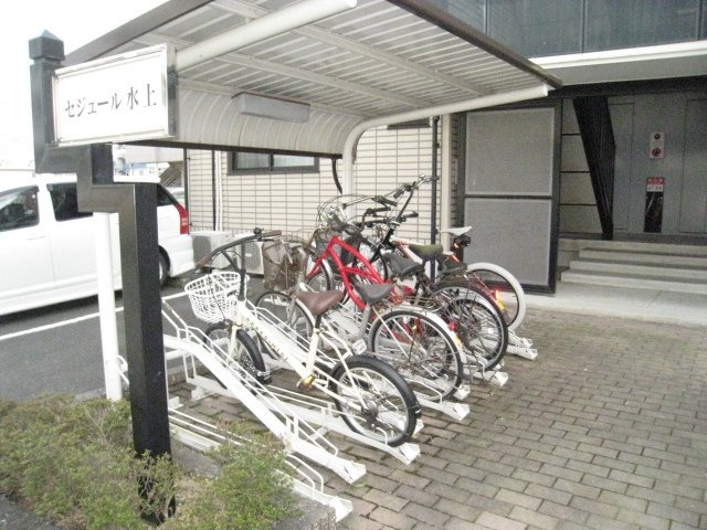 セジュール水上【キャッシュバック対象物件】のエントランス|落ち着いたエントランスです