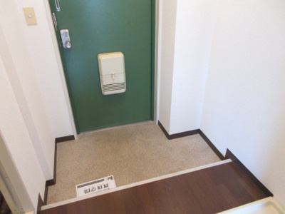【玄関】 | ルミエール1号館