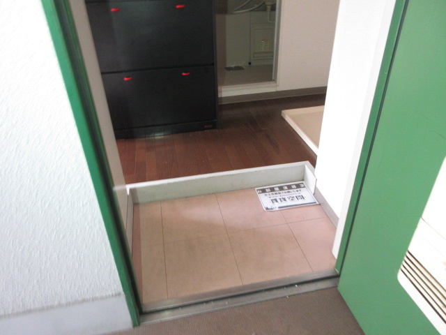 【玄関】 | ルミエール1号館