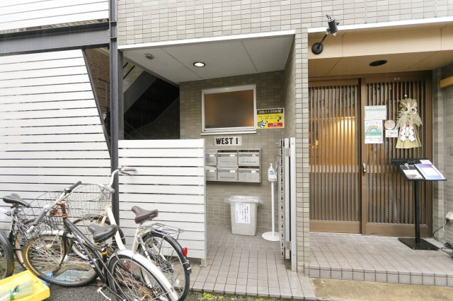 WEST1のエントランス