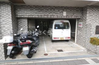 【駐車場】