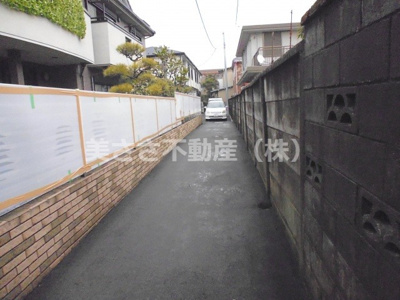 【周辺】 | アライブ千人町 | 建物までの私道です