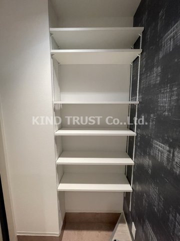 LUXE黒崎町の玄関|収納もある玄関です