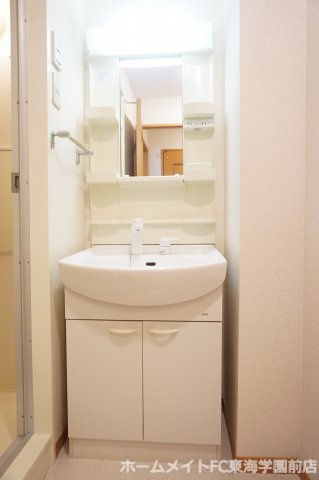 熊本市中央区水前寺３丁目の賃貸マンションの独立洗面台