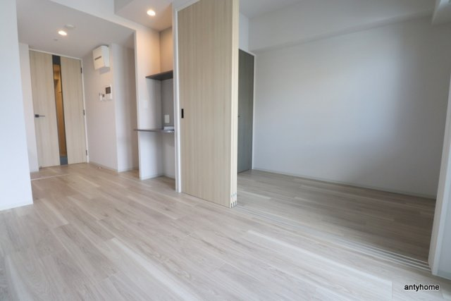 アーバネックス新町　仲介手数料無料の居間・リビング