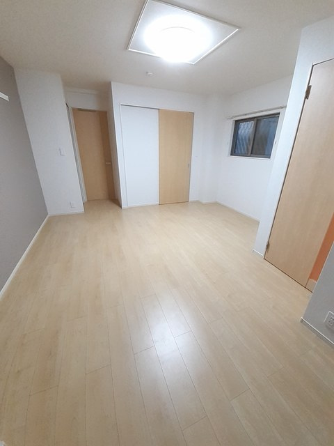 ジーク・シュヴェーアトの洋室|♪明るく広々とした洋室♪