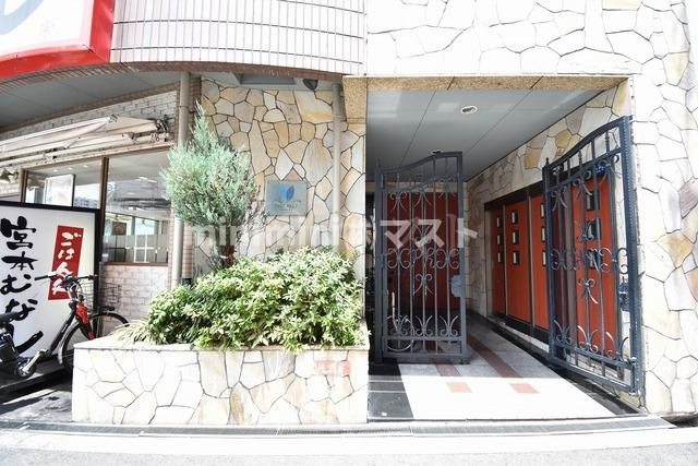 PARKHILLS上本町壱番館のエントランス