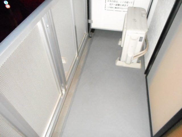 【バルコニー】