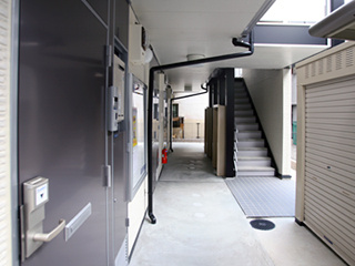 【エントランス】