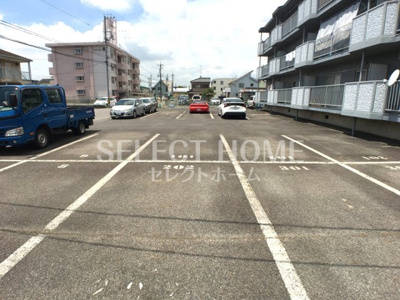 【駐車場】 | ハイツ第二平地 | カースペースがあります