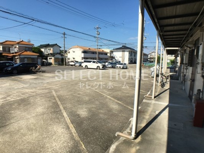 【駐車場】 | エレガンスハイツ金子 | 車をお持ちの方に嬉しい駐車場付きの物件です