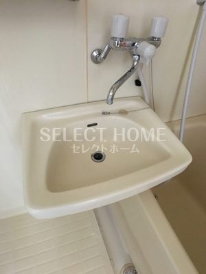 【洗面所】 | エレガンスハイツ金子 | 忙しい朝には欠かせない洗面所です
同型タイプ