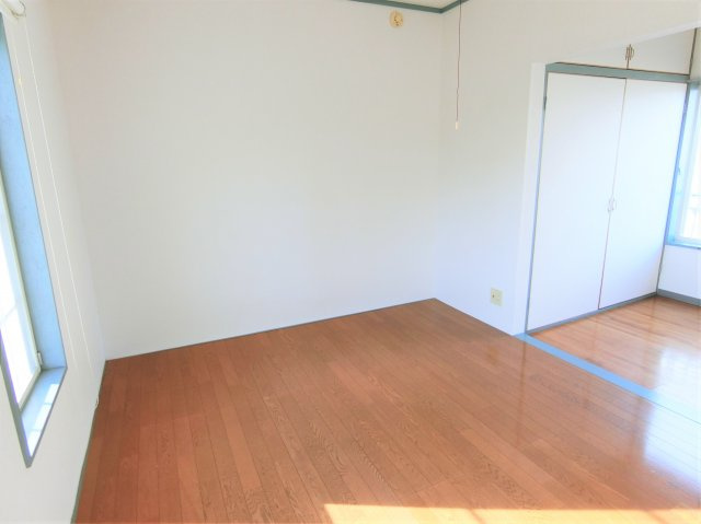 茂原市長尾のアパートの洋室