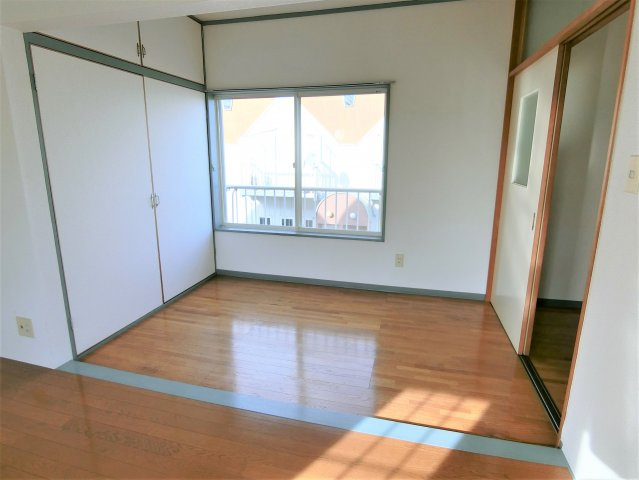 茂原市長尾のアパートの洋室