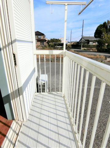 茂原市長尾のアパートのバルコニー