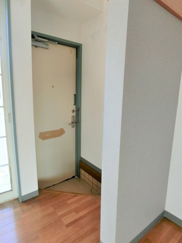 茂原市長尾のアパートの玄関