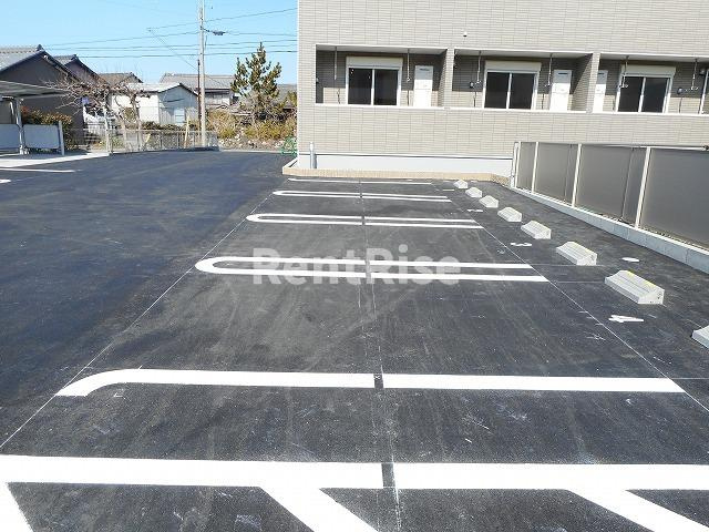 カルメーラの駐車場