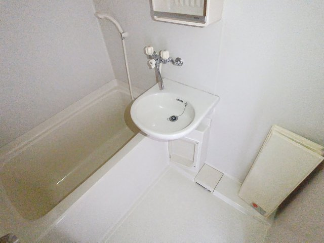 朝日プラザエザース山形中央Ⅱの浴室