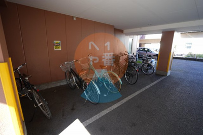 【その他共用部分】 | ジュネス西湘 | 駐輪場です