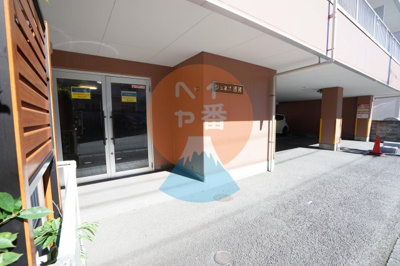 【エントランス】 | ジュネス西湘 | エントランスです
