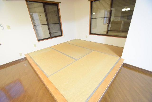 【寝室】 | 広くて明るい寝室